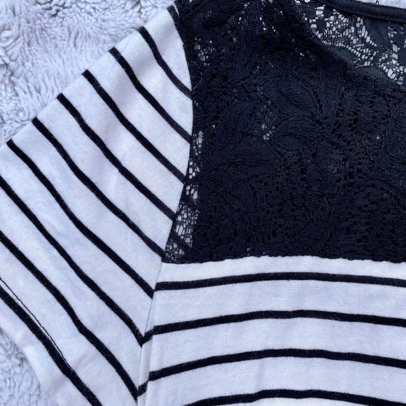 Motherhood Maternity side ruched lace top tee - Picture 8 of 13